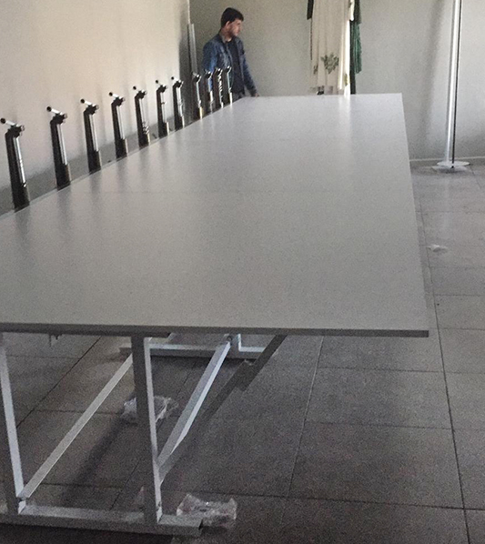 İğne Kollu Masa